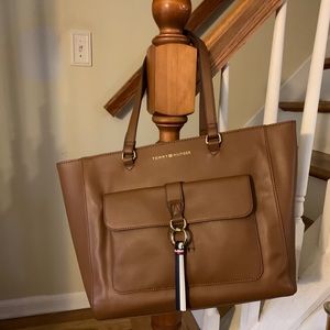 Tommy Hilfiger Tote